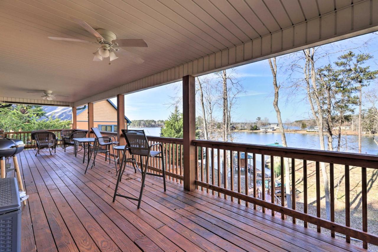 Lakefront Sparta Cottage With Decks And Boat Dock Zewnętrze zdjęcie