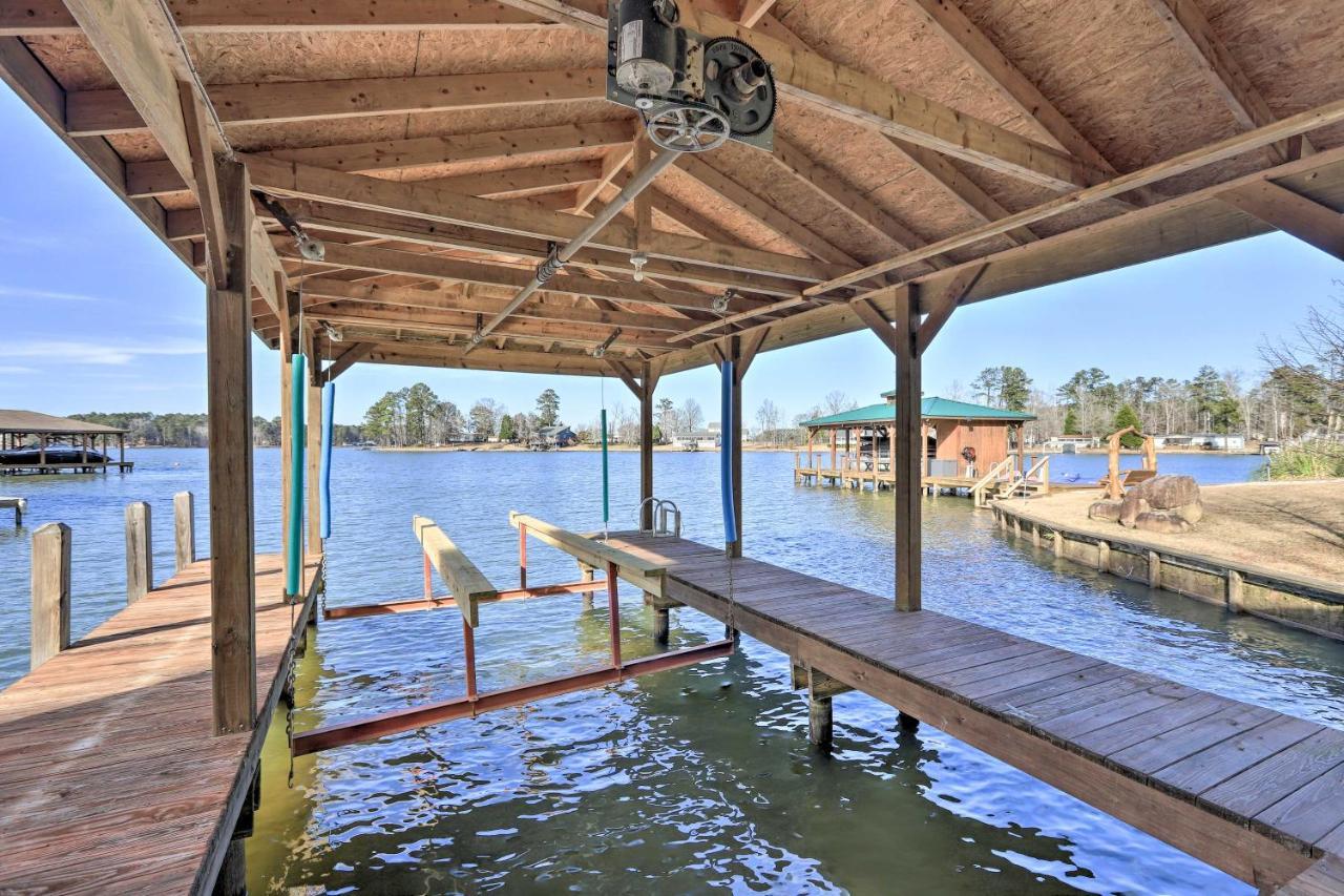Lakefront Sparta Cottage With Decks And Boat Dock Zewnętrze zdjęcie
