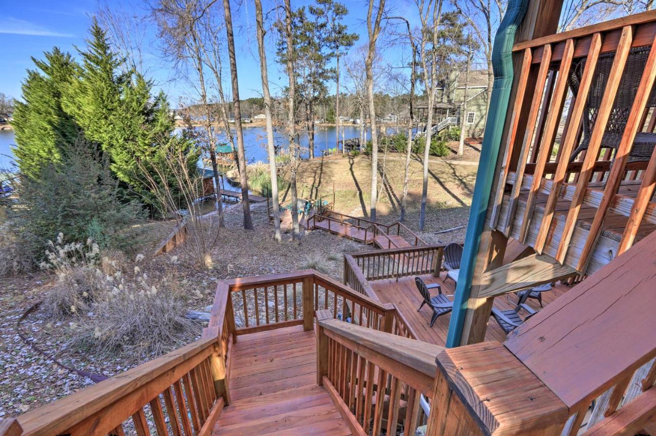 Lakefront Sparta Cottage With Decks And Boat Dock Zewnętrze zdjęcie
